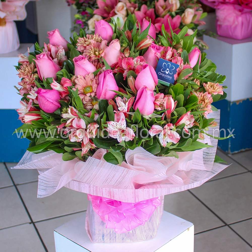 12 Rosas Fashion Envueltas