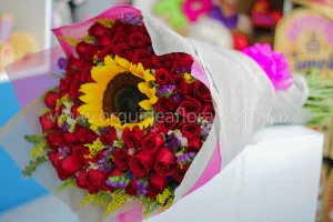 50 Rosas & 1 Girasoles Premium