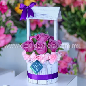 Pozo Rustico Mini Rosas Lila & Clavel